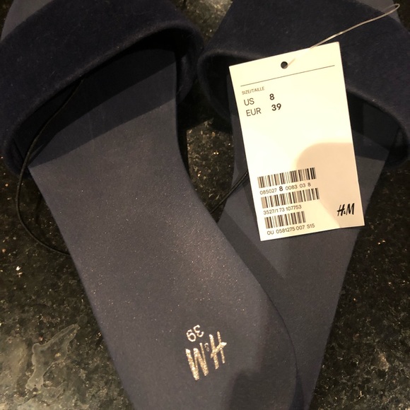 🎉 2 for $20🎉 H and M Navy slides NWT size 8 - Picture 2 of 3